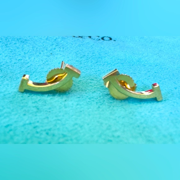 Authentic Tiffany & Co 18k Yellow Gold Smile T Earrings W Original Box - Picture 3 of 8